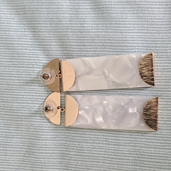 Hanging earrings - Picture 2 of 2